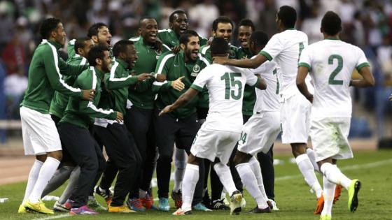 الطائرة الخاصة بالمنتخب السعودي تحط رحالها في مطار الملك خالد الدولي