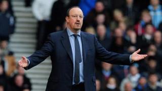 مقال : أزمة ريال مدريد وتجديد الثقة في المدرب رافا بينيتيز و إستياء الجمهور