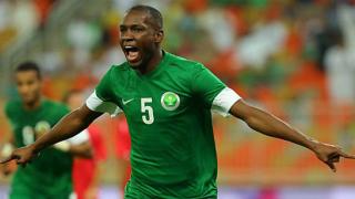 الاطار الطبي لمنتخب السعودية يجري فحوصات على لاعب عمر هوساوي