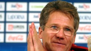 مجلس إدارة فريق الاتحاد السعودي تقيل المدرب الروماني لازلو بولوني