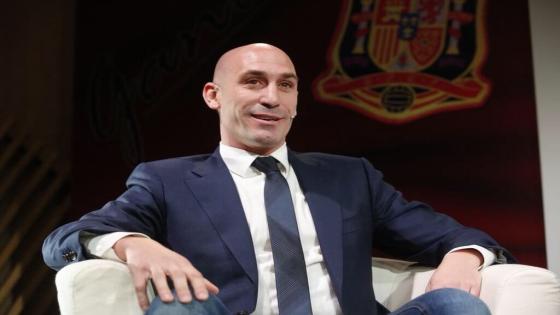 لويس روبياليس يدلي بشهادته حول قبلته لجيني هيرموسو