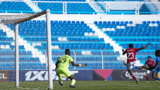 الأهلي المصري يسقط في إمتحان الجوهرة الزرقاء أمام الهلال السوداني