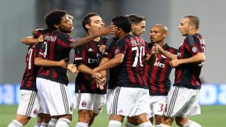 القنوات الناقلة لمباراة ميلان وكاربي اليوم وموعد توقيت المقابلة المهمة للروسونيري والترددات المجانية ومعلق الموقعة